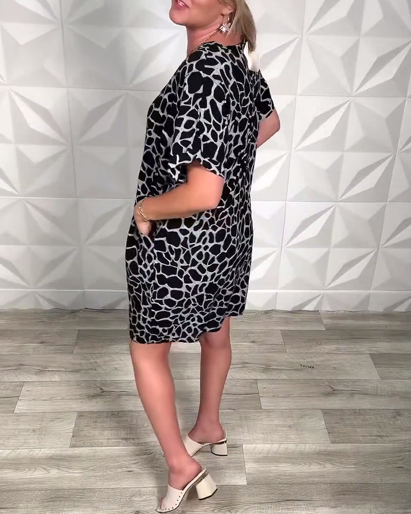 Lässiges Kleid mit Rundhalsausschnitt und Print
