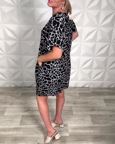 Lässiges Kleid mit Rundhalsausschnitt und Print
